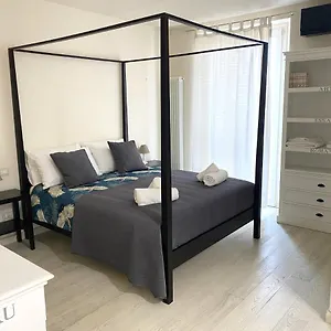Apartment Front Beach, Viareggio